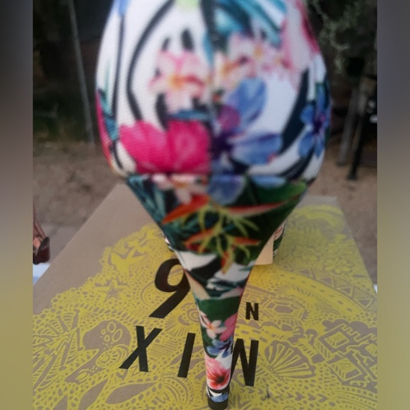 New floral print heels by mix no 6 - Picture 5 of 9